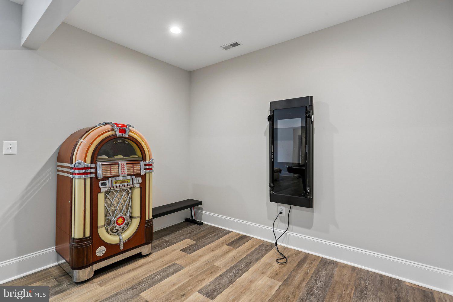 WHITE FLINT PARK - Residential