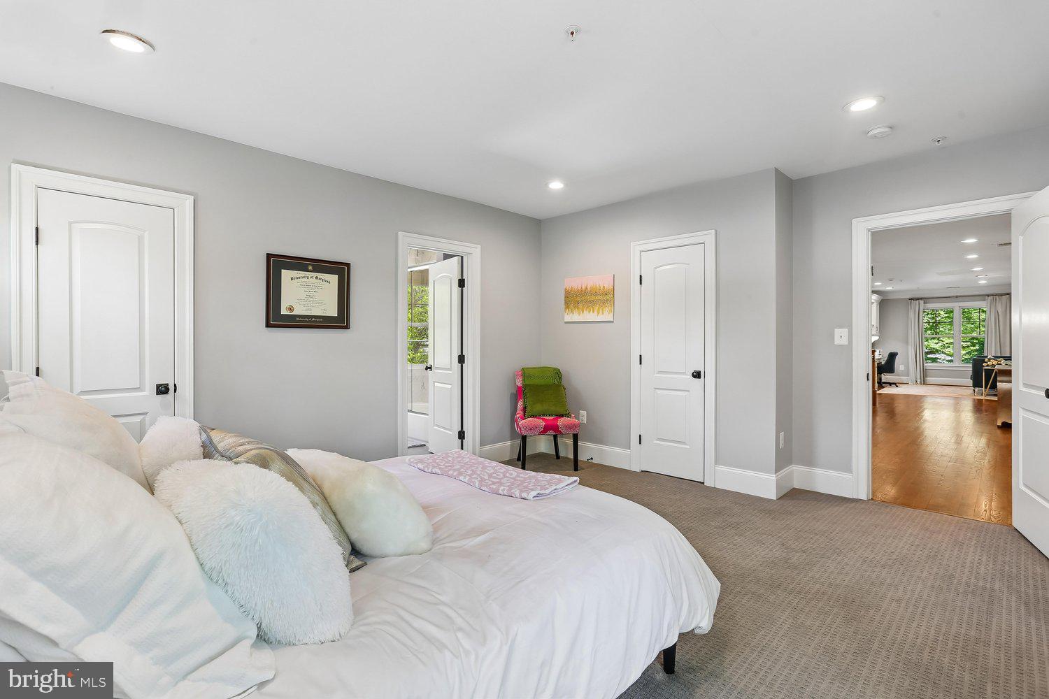 WHITE FLINT PARK - Residential