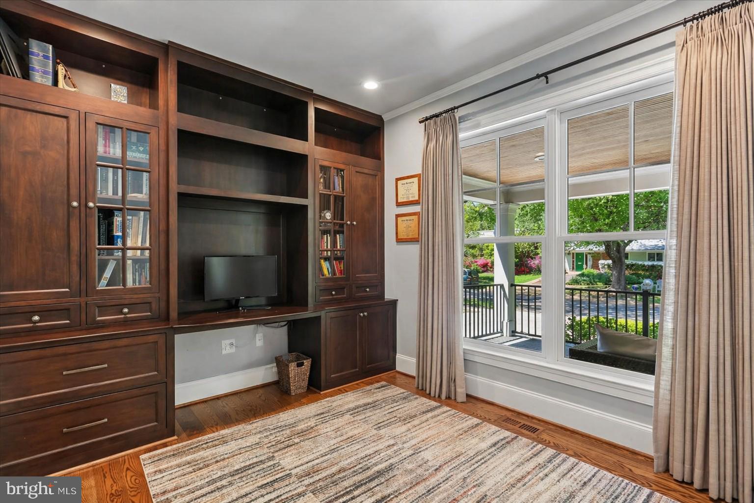 WHITE FLINT PARK - Residential