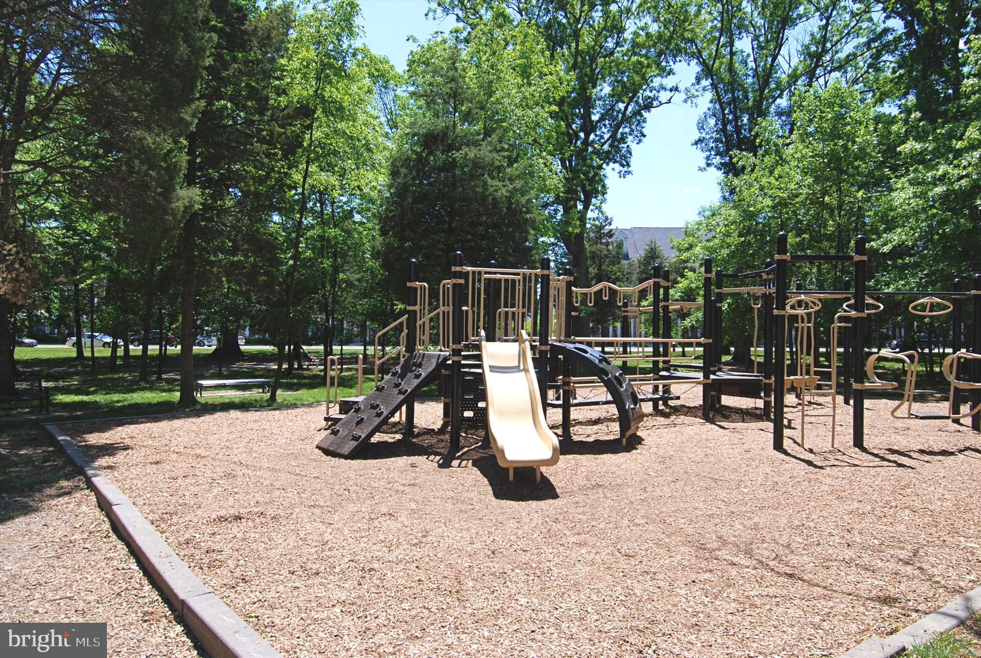 RESIDENCES AT BRAMBLETON - Residential Lease