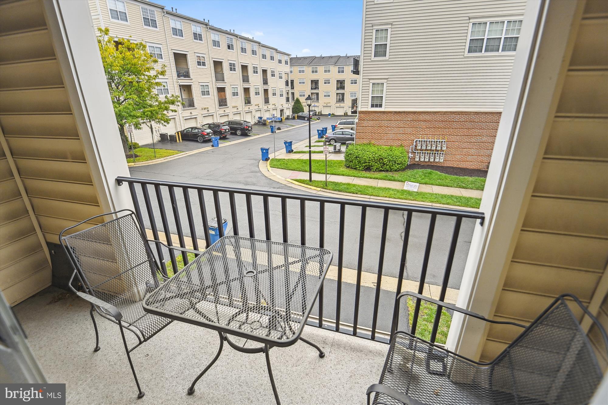 RESIDENCES AT BRAMBLETON - Residential Lease