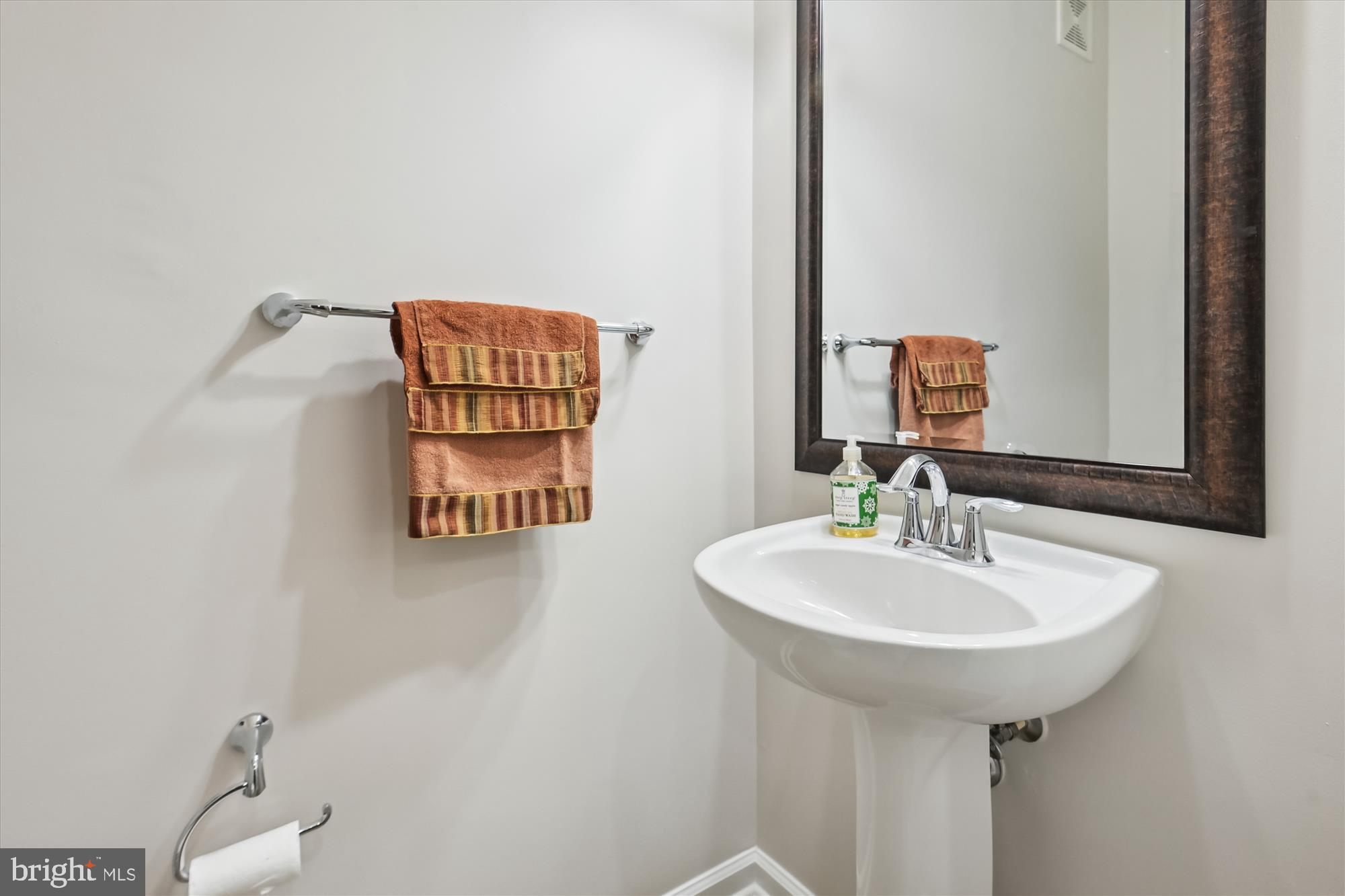 RESIDENCES AT BRAMBLETON - Residential Lease