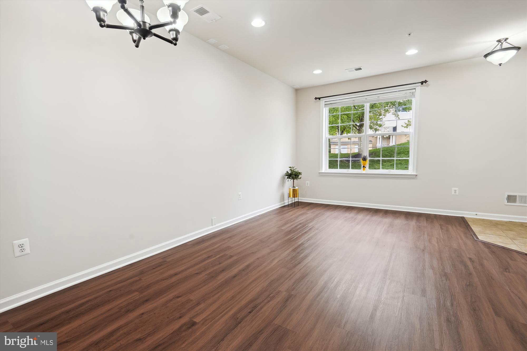 RESIDENCES AT BRAMBLETON - Residential Lease