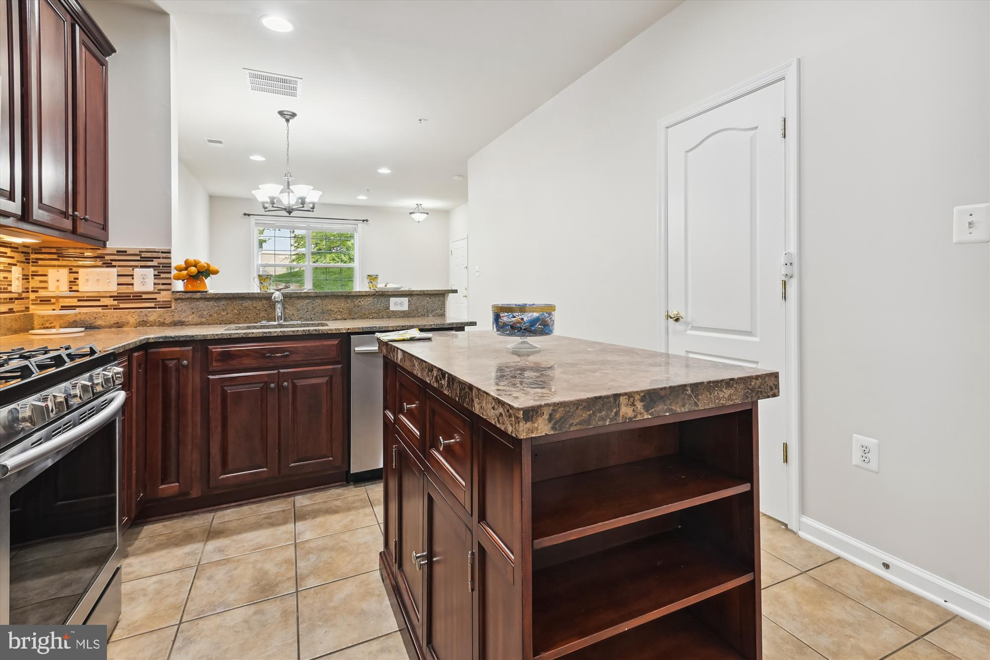 RESIDENCES AT BRAMBLETON - Residential Lease