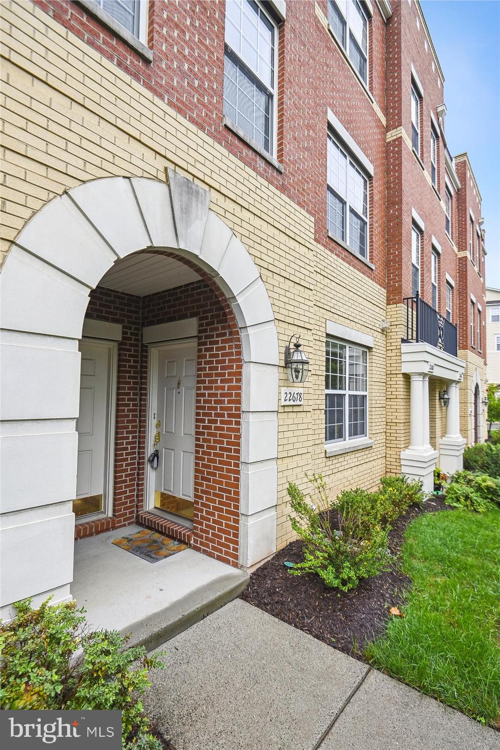 RESIDENCES AT BRAMBLETON - Residential Lease