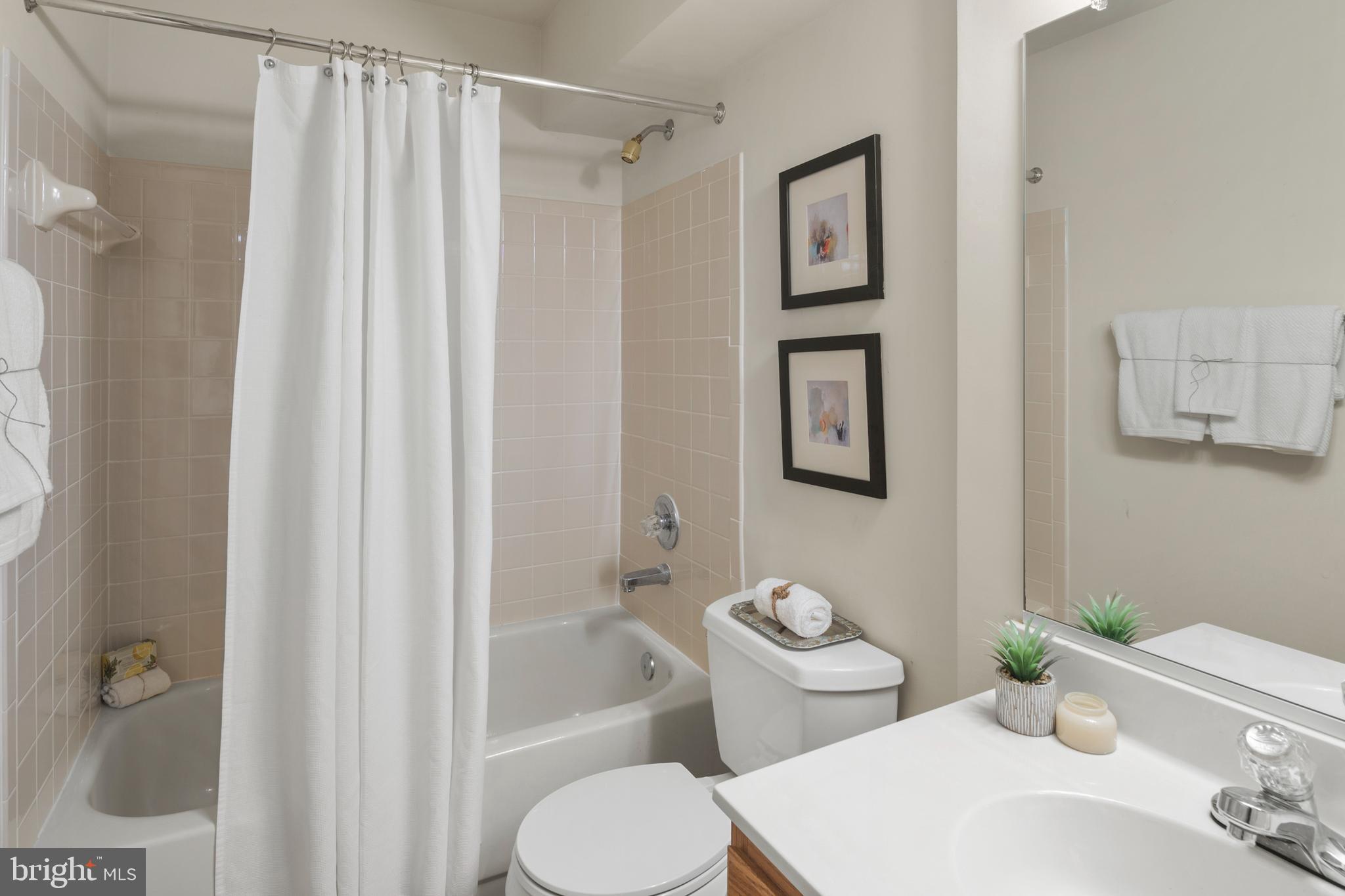 GREENS OF CROFTON - Residential