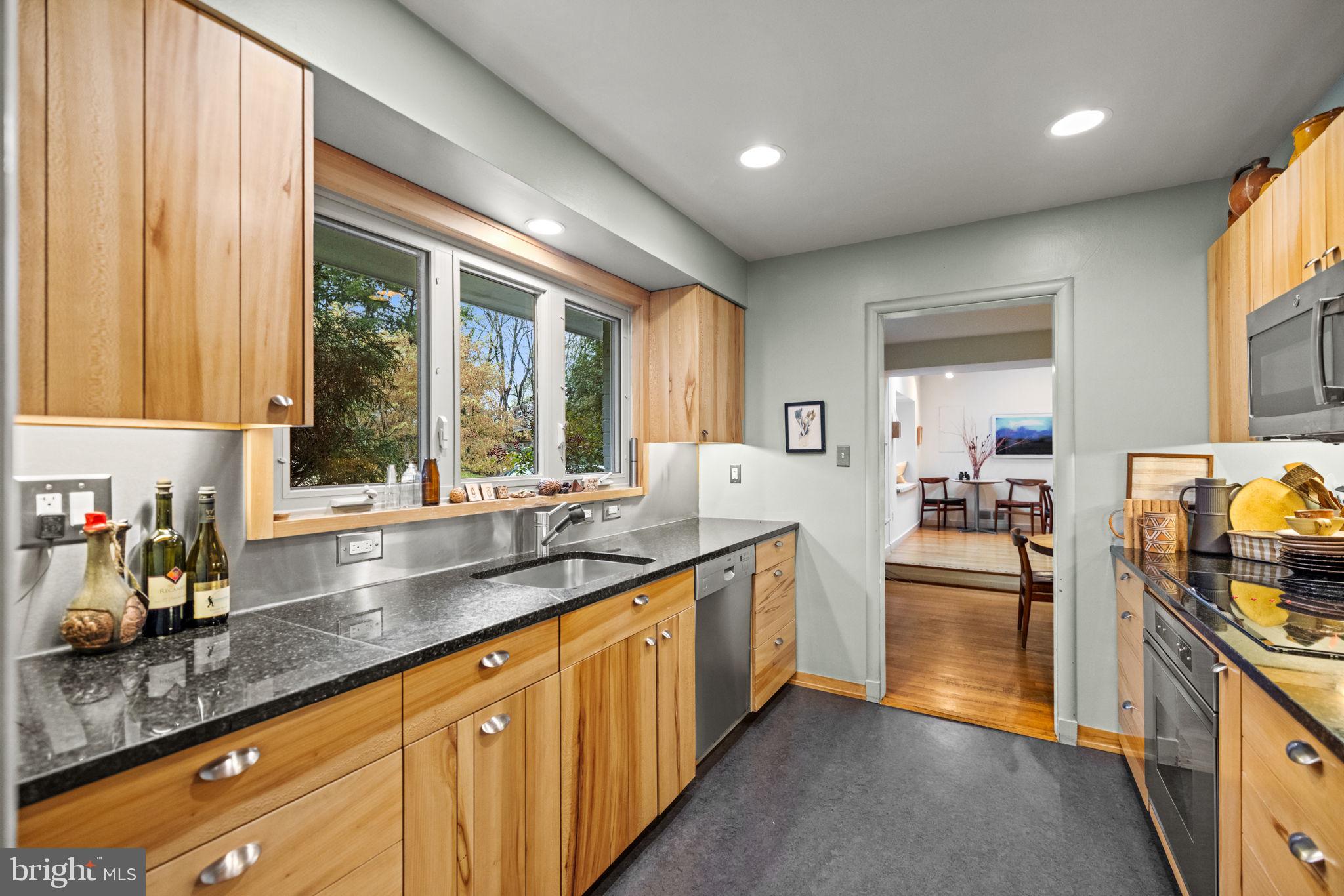 8711 BRIERLY COURT