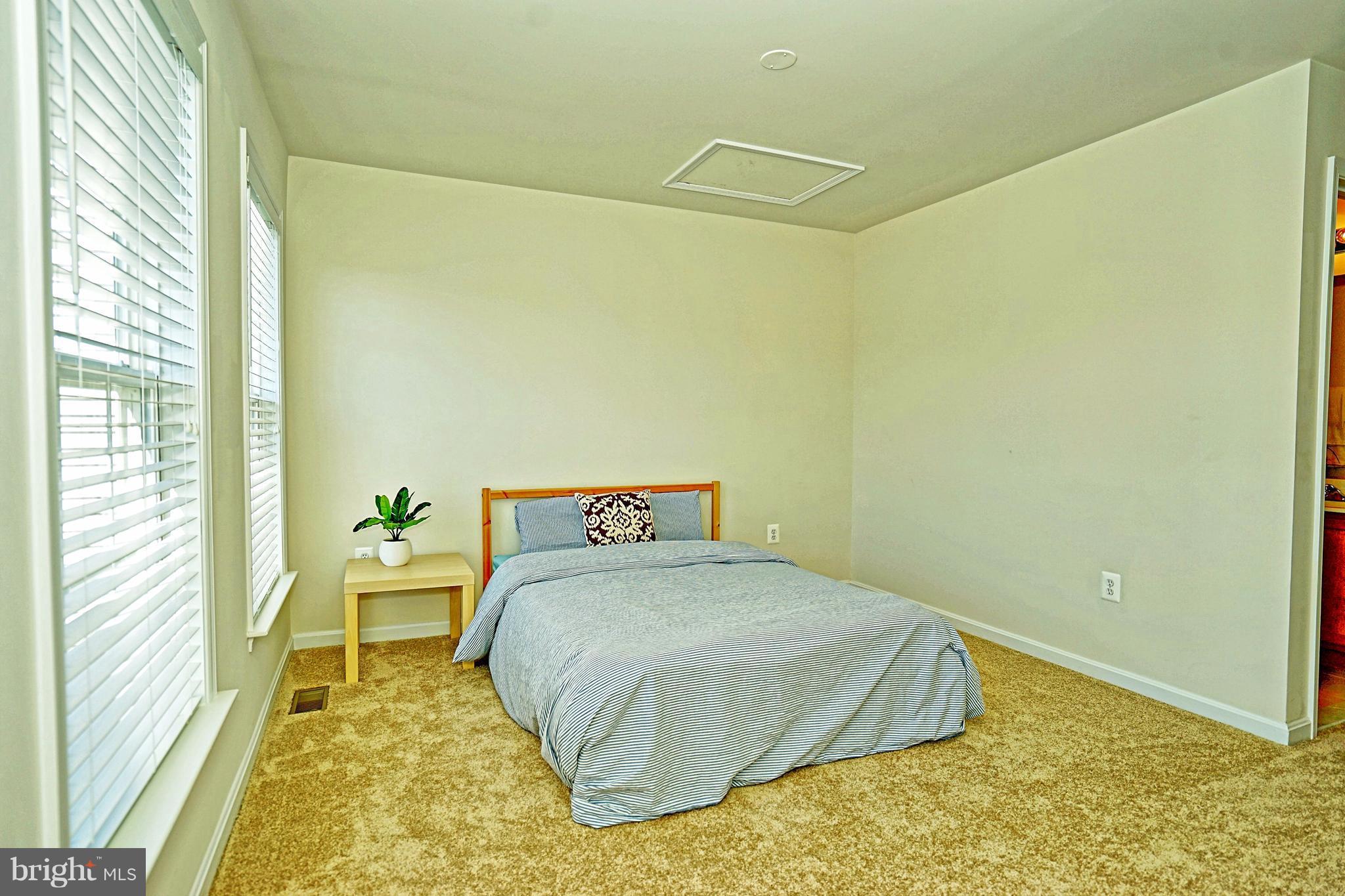 POWELLS RUN VILLAGE COND - Residential