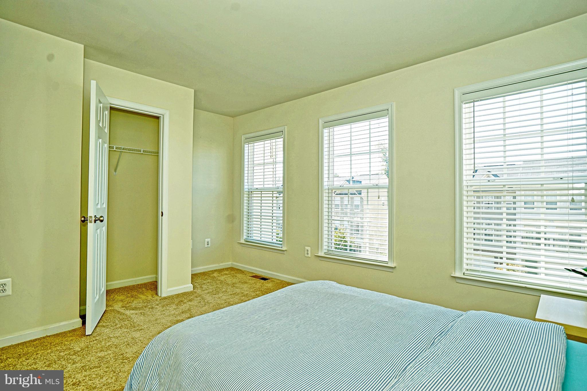 POWELLS RUN VILLAGE COND - Residential