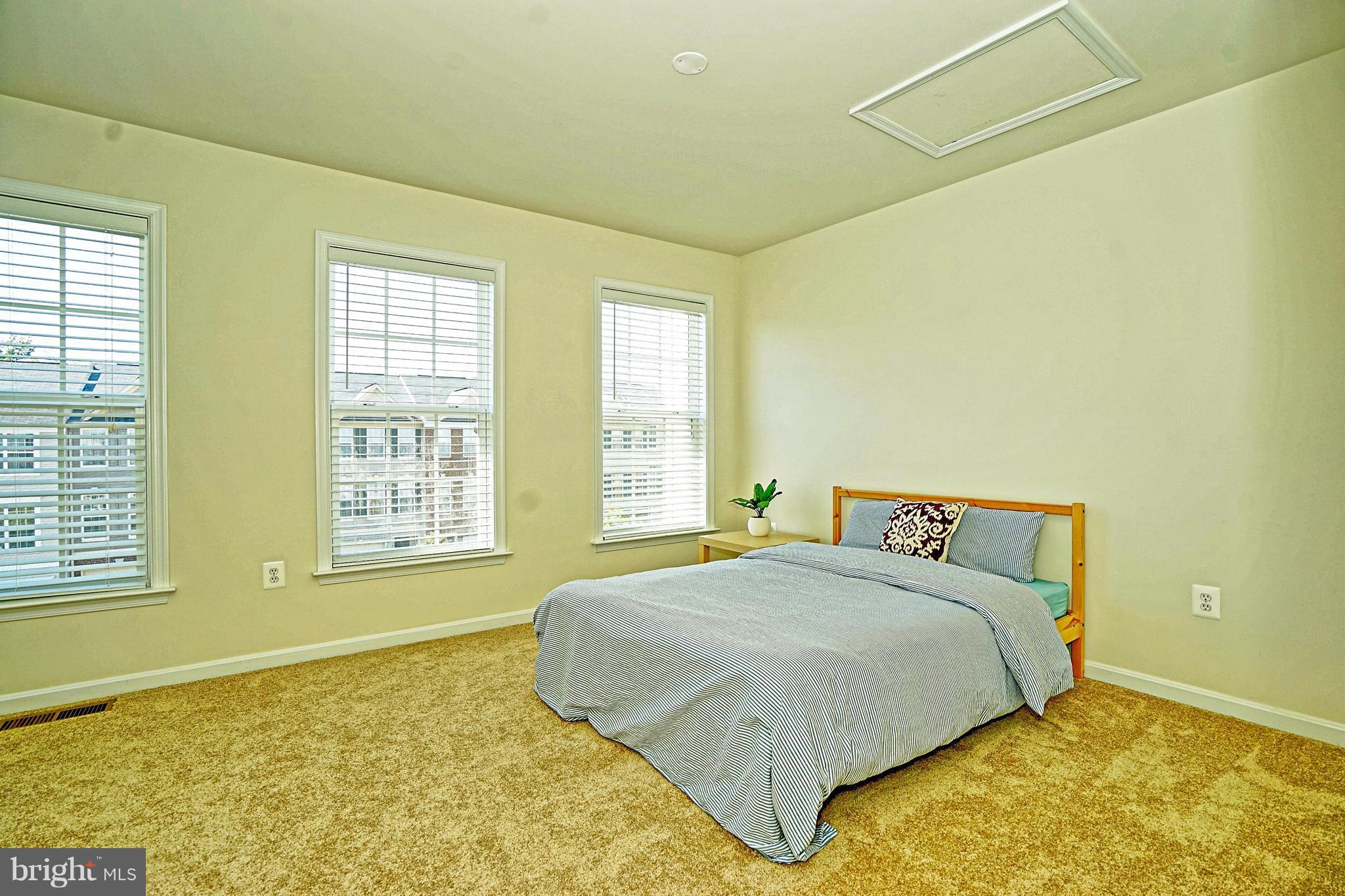 POWELLS RUN VILLAGE COND - Residential