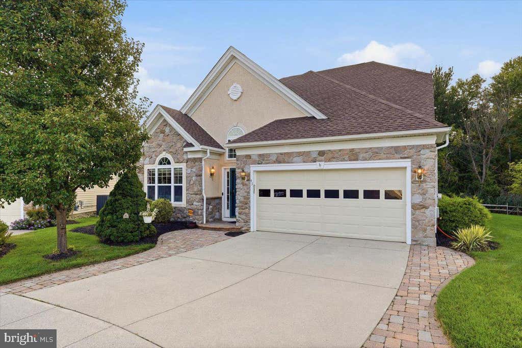 Photo of 43 Mitchell Court, MARLTON, NJ 08053 (MLS # NJBL2119428)
