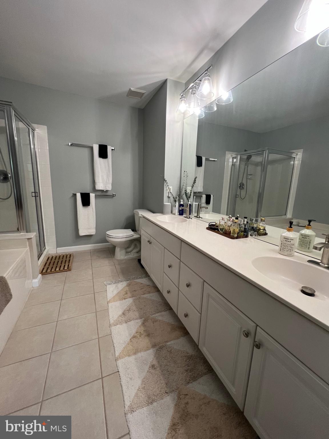 CASCADES - Residential Lease