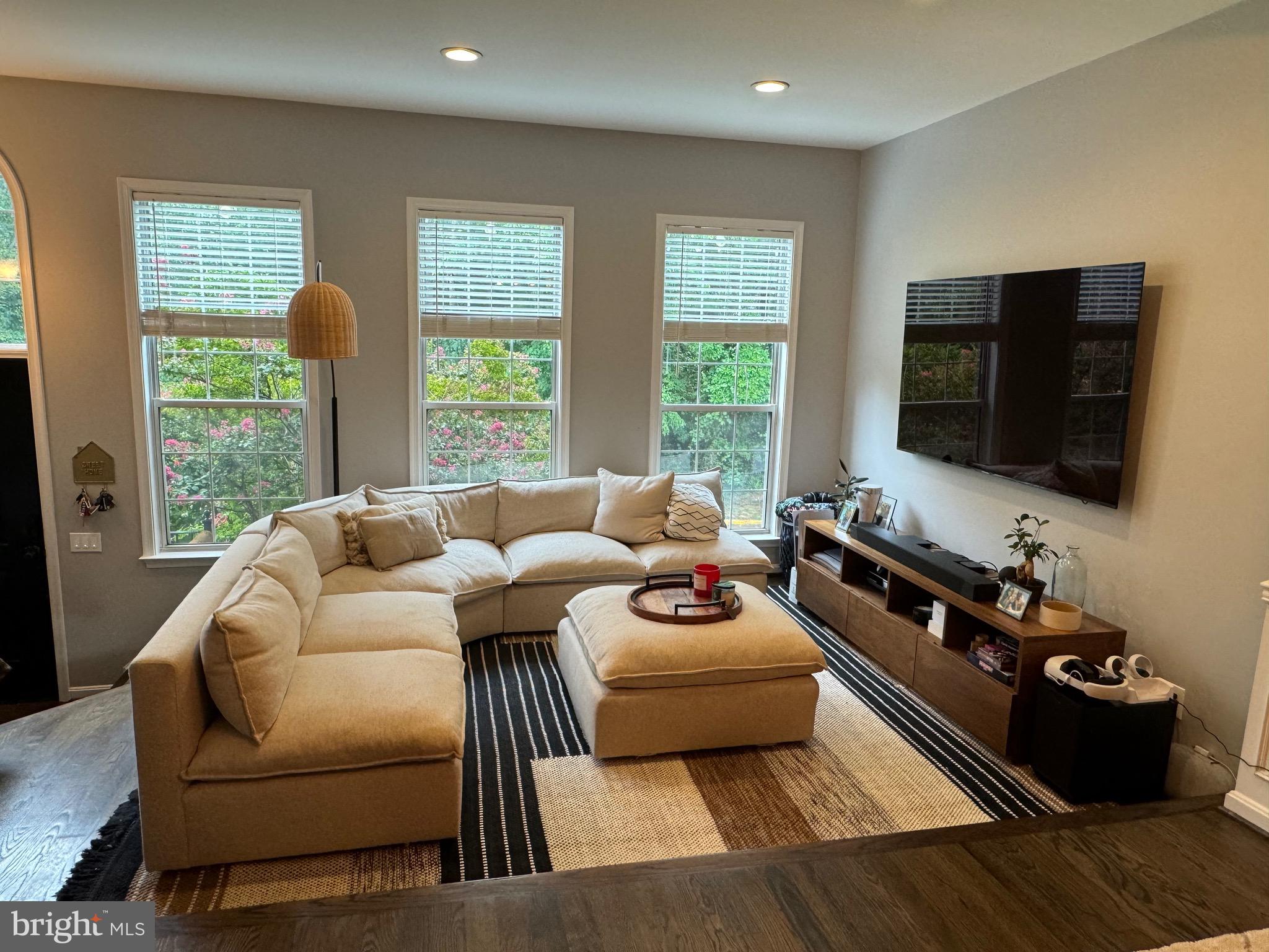 CASCADES - Residential Lease