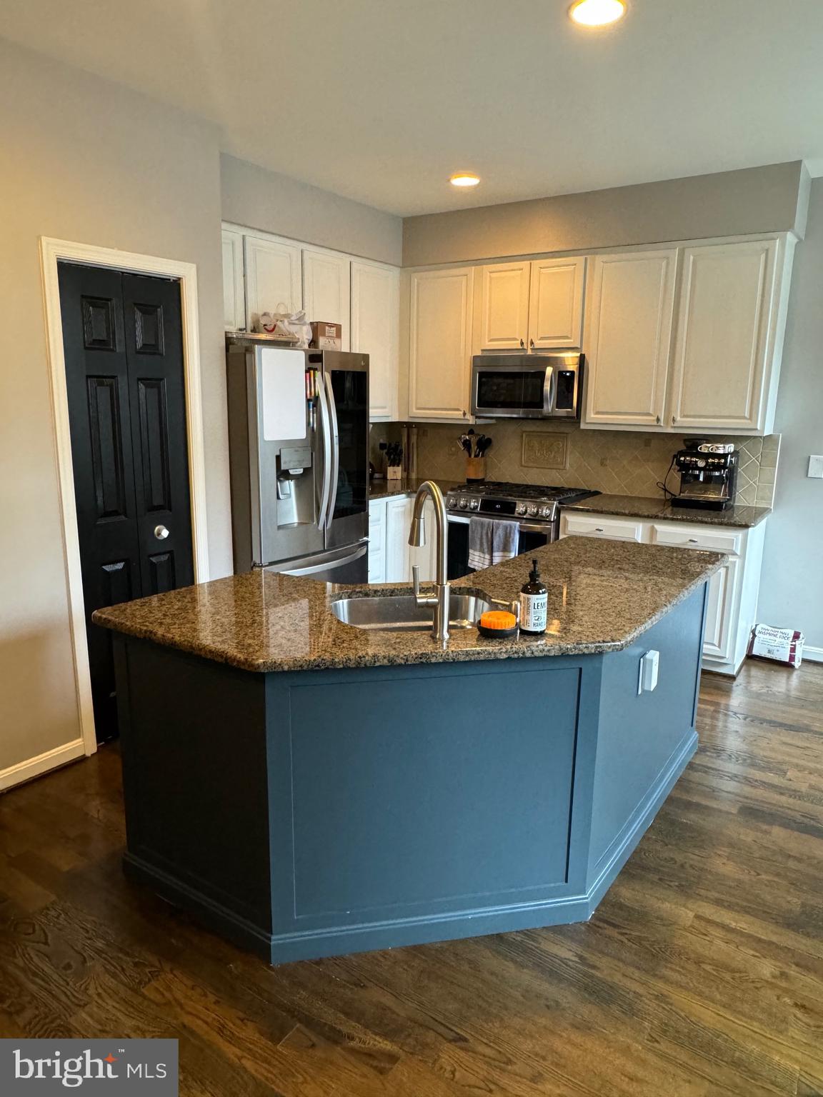 CASCADES - Residential Lease