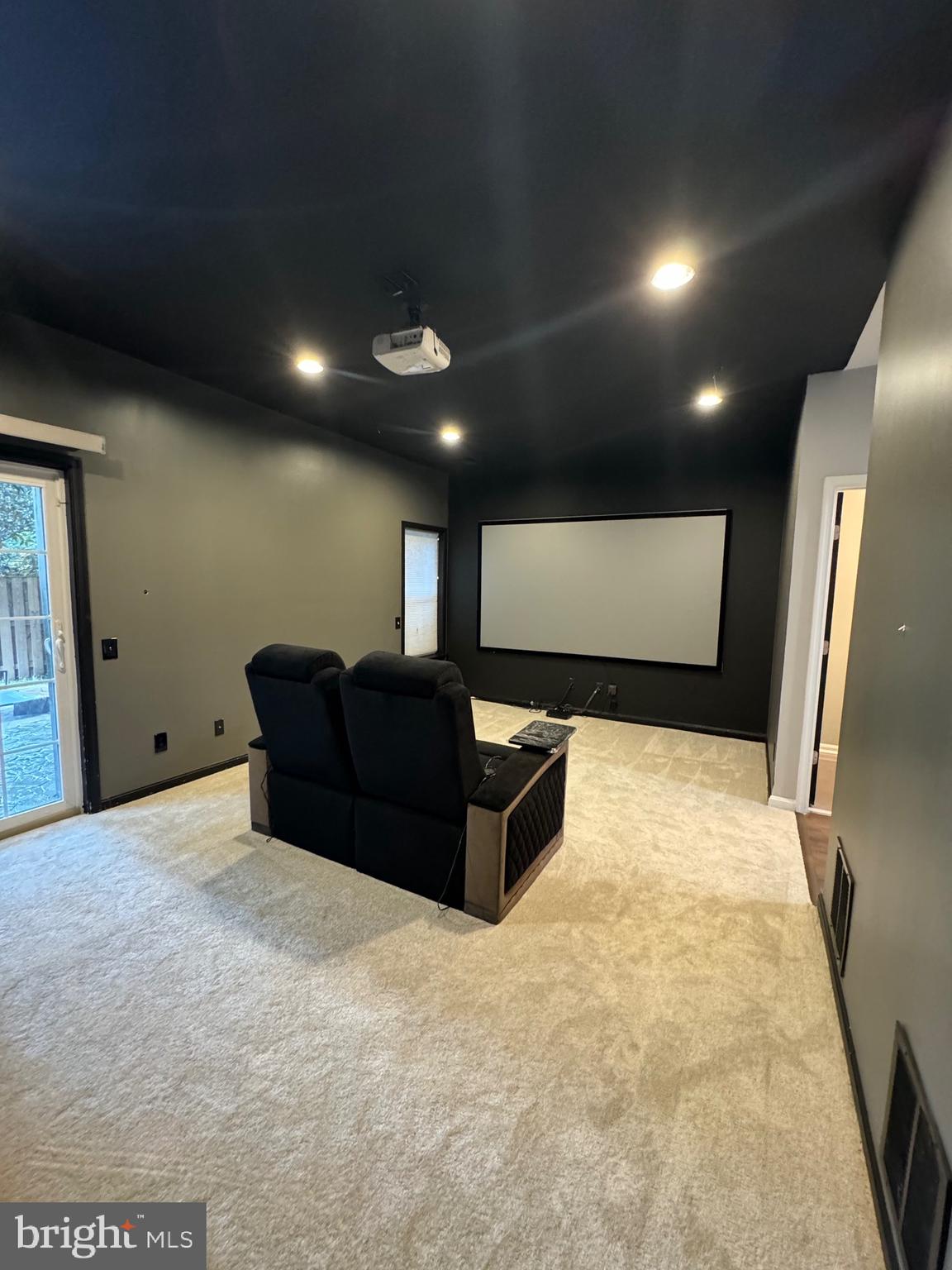 CASCADES - Residential Lease