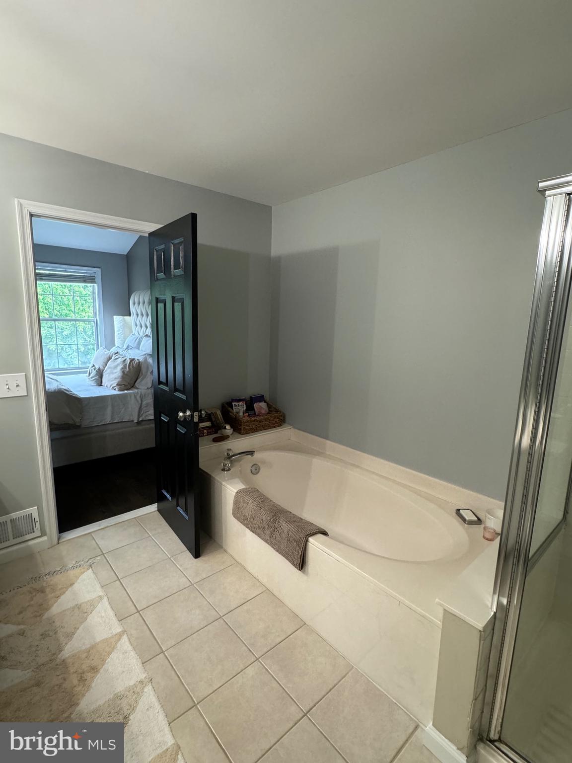 CASCADES - Residential Lease