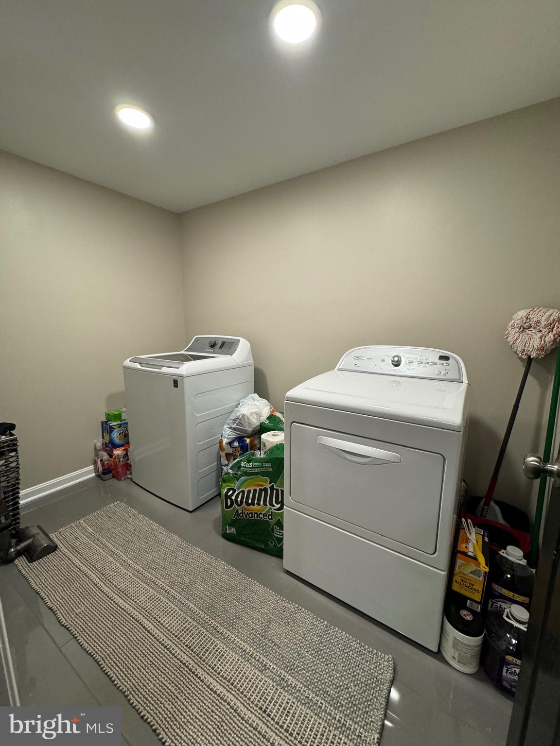 CASCADES - Residential Lease