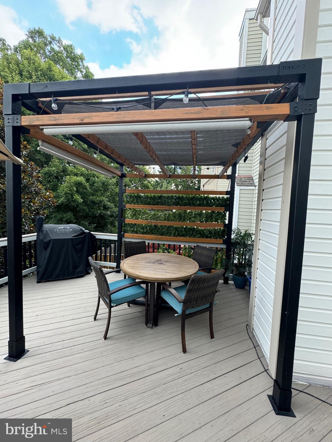 CASCADES - Residential Lease