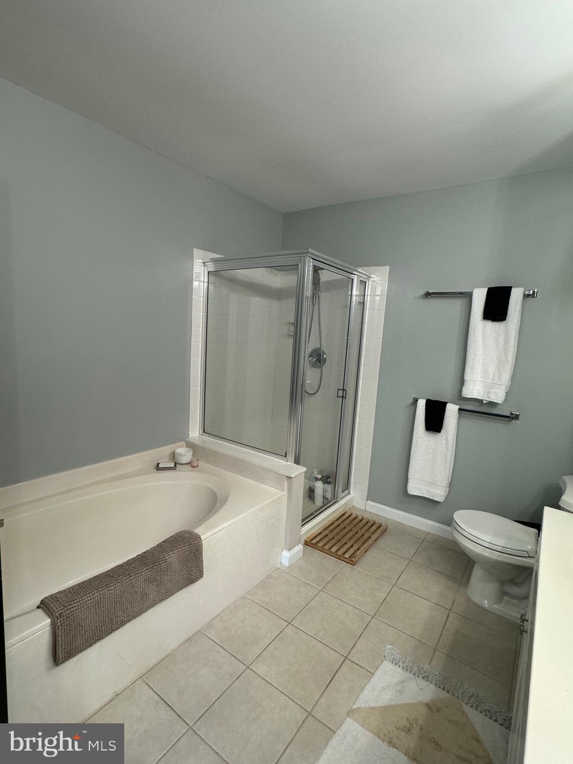 CASCADES - Residential Lease