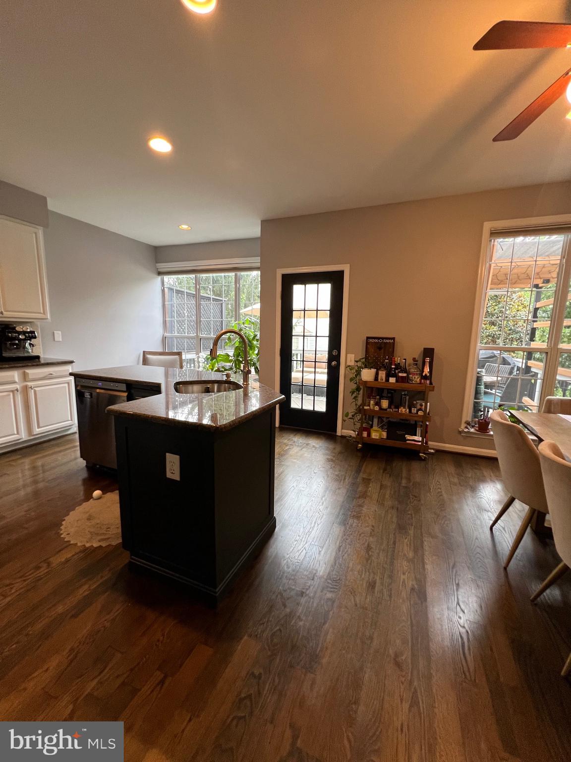 CASCADES - Residential Lease