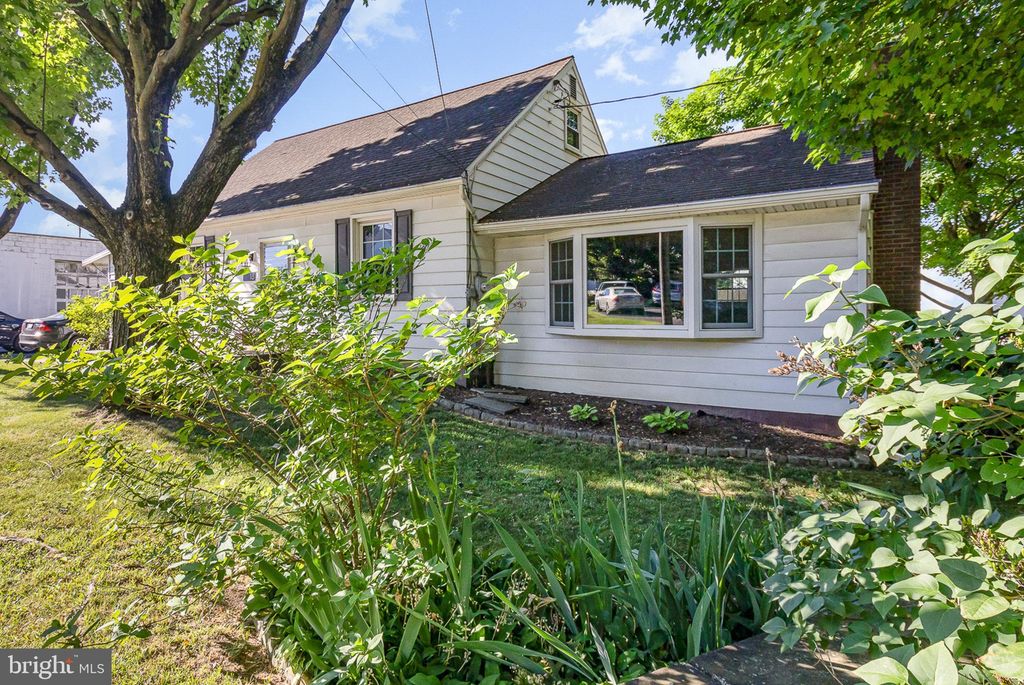 Photo of 16 Landis Valley Road, Lititz, PA 17543 (MLS # PALA2052314)