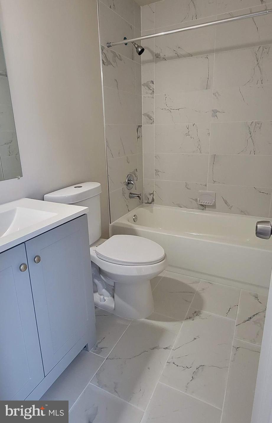 THE TIERS OF LAUREL LAKE - Residential Lease