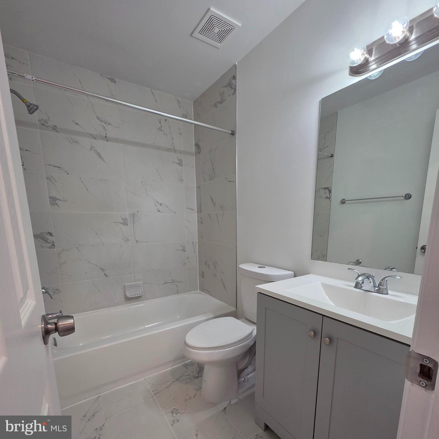 THE TIERS OF LAUREL LAKE - Residential Lease