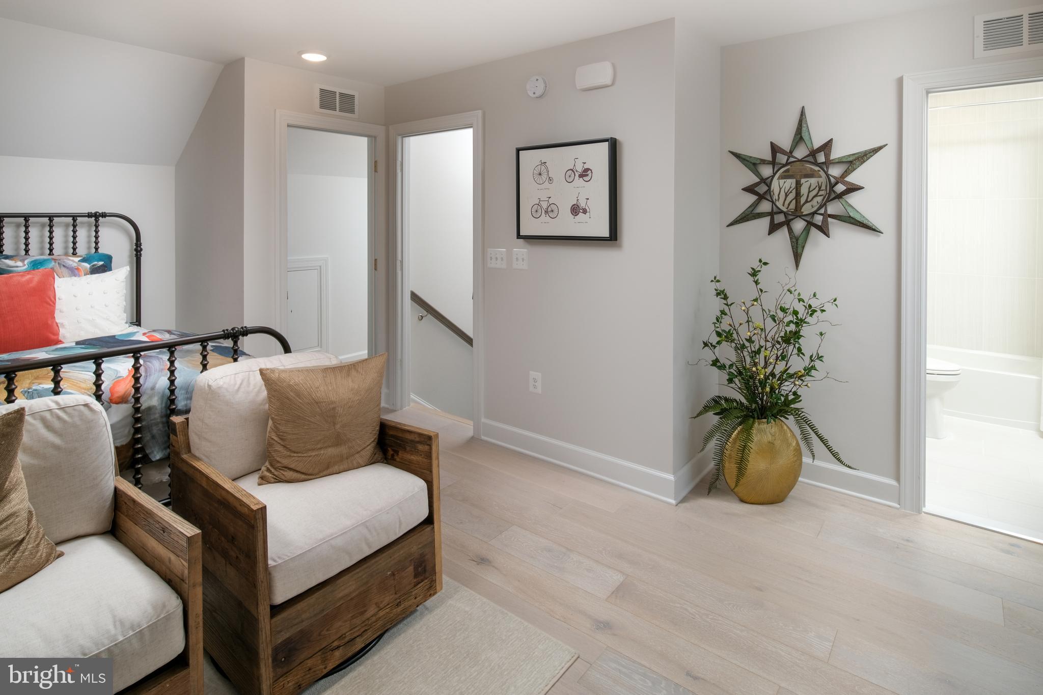 GATEWAY WEST - Residential