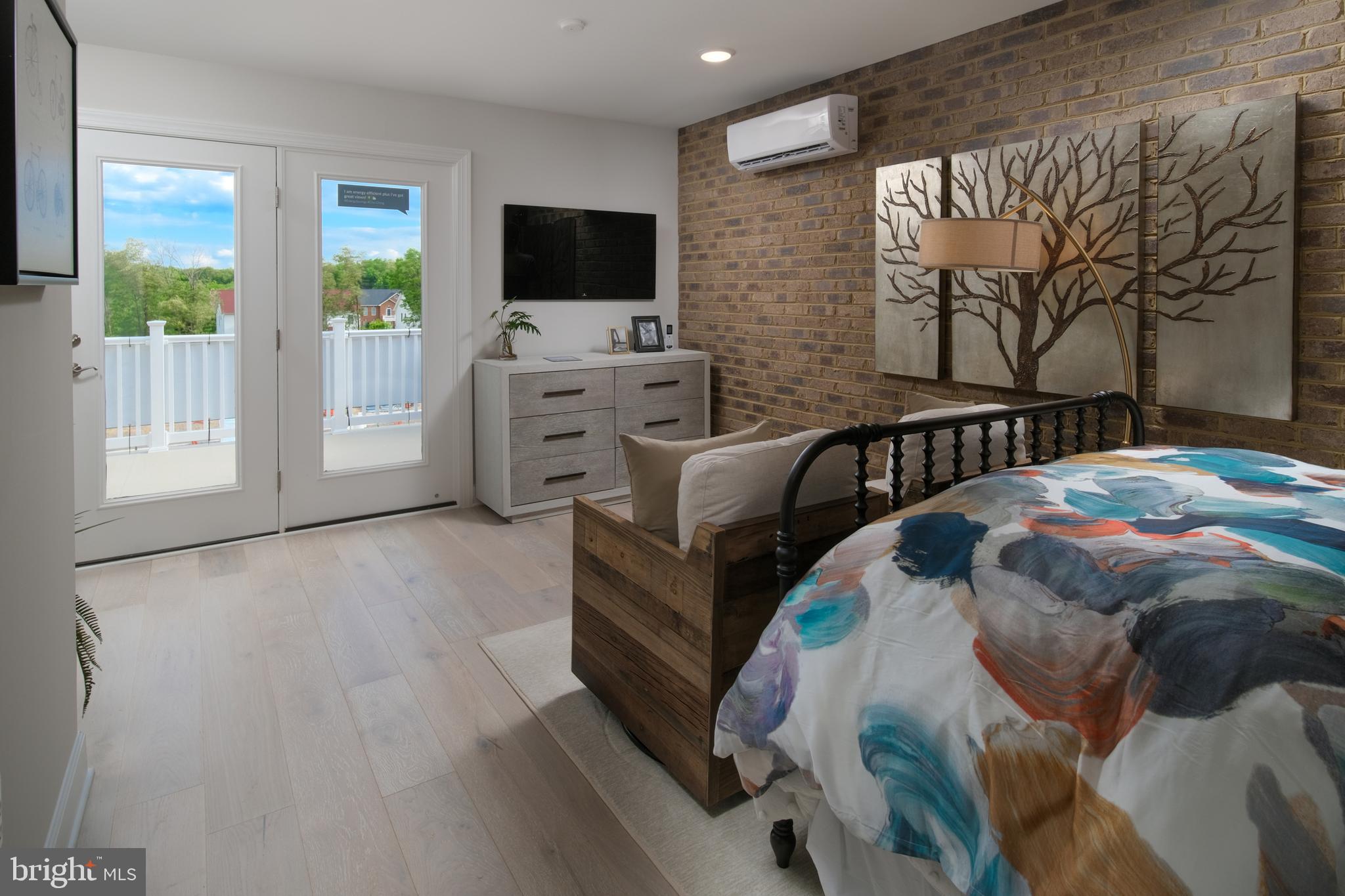 GATEWAY WEST - Residential