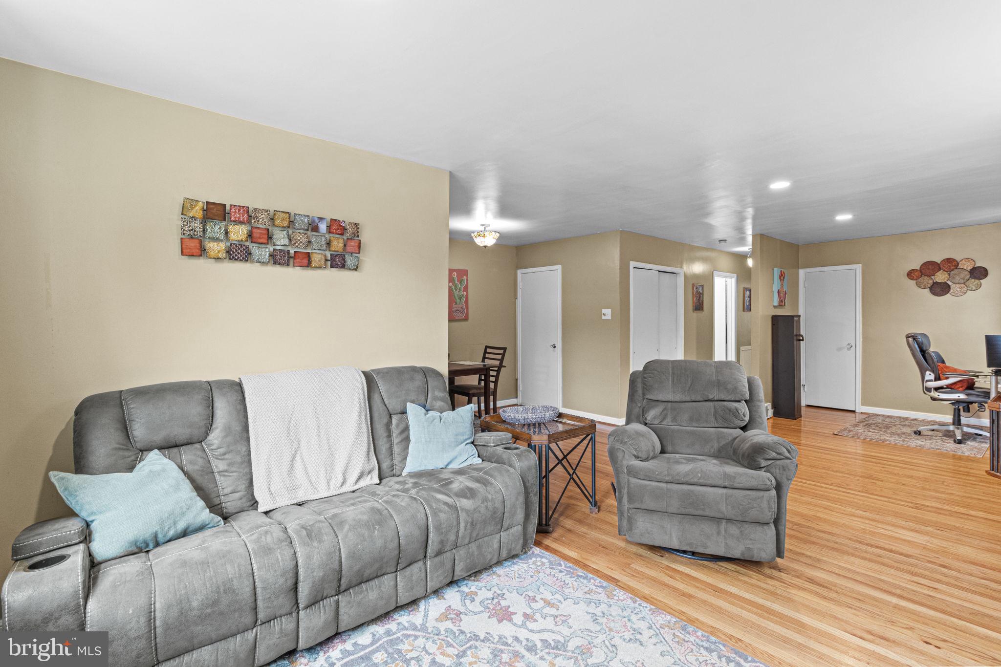 PHILADELPHIA (NORTHEAST) - Residential