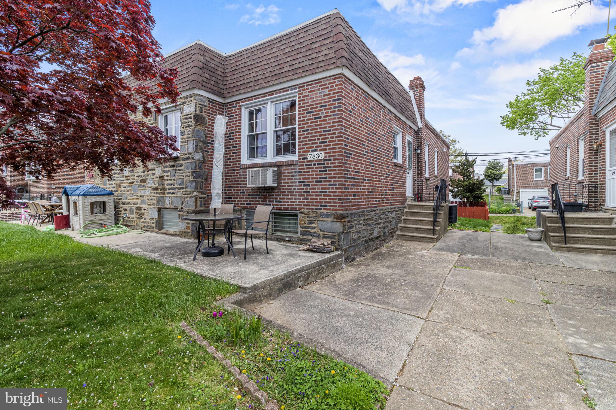 PHILADELPHIA (NORTHEAST) - Residential