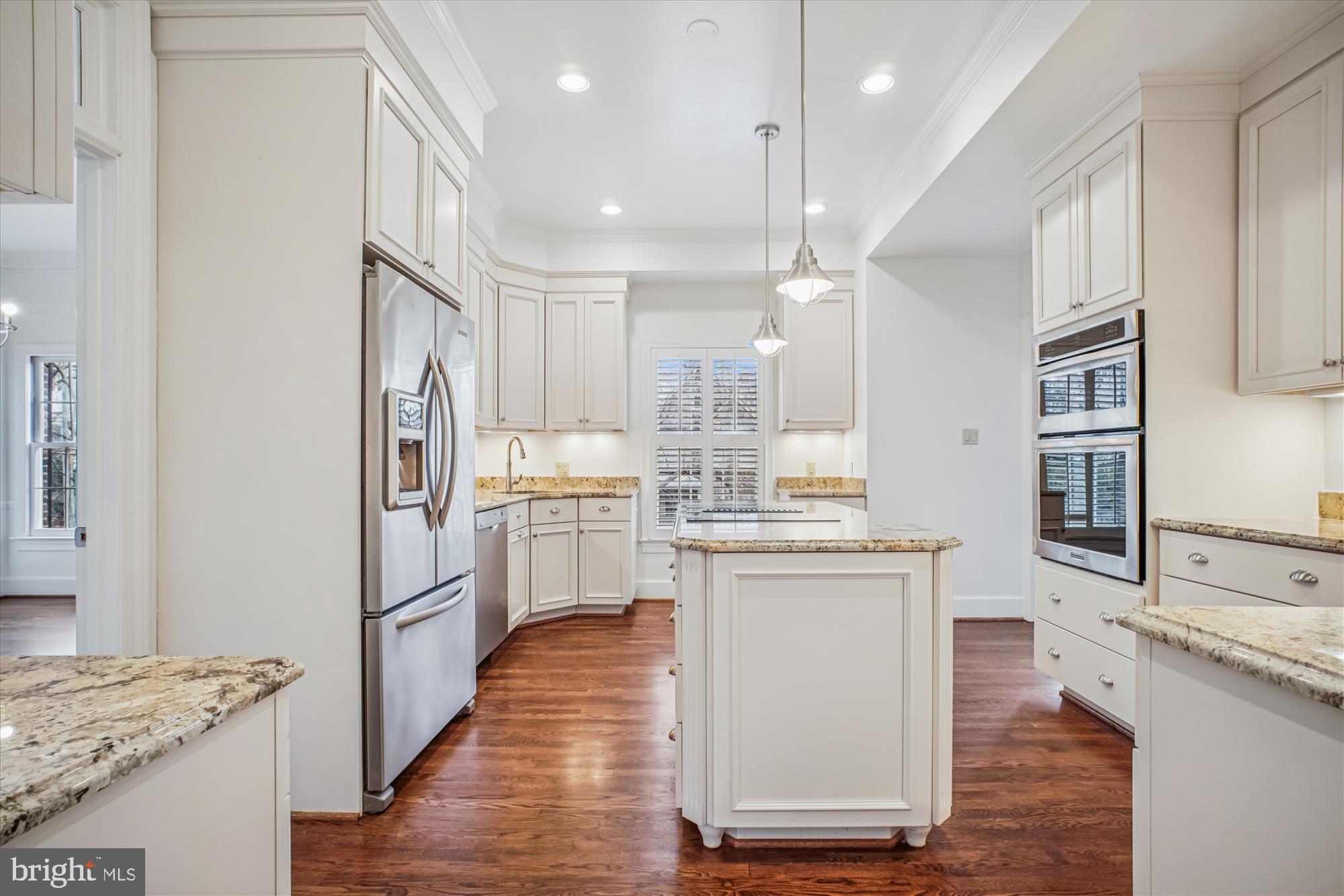 COUNTRY CLUB HILLS - Residential