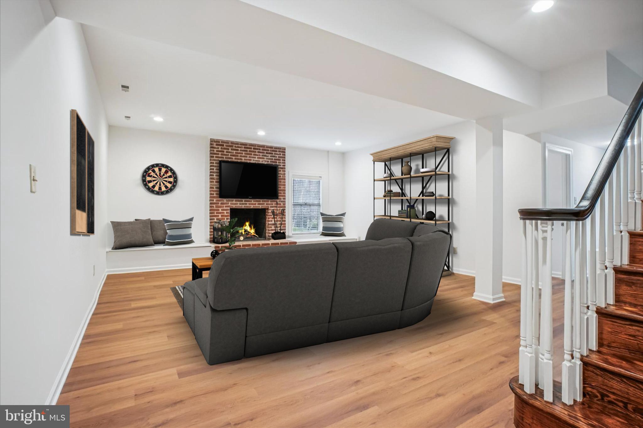 COUNTRY CLUB HILLS - Residential