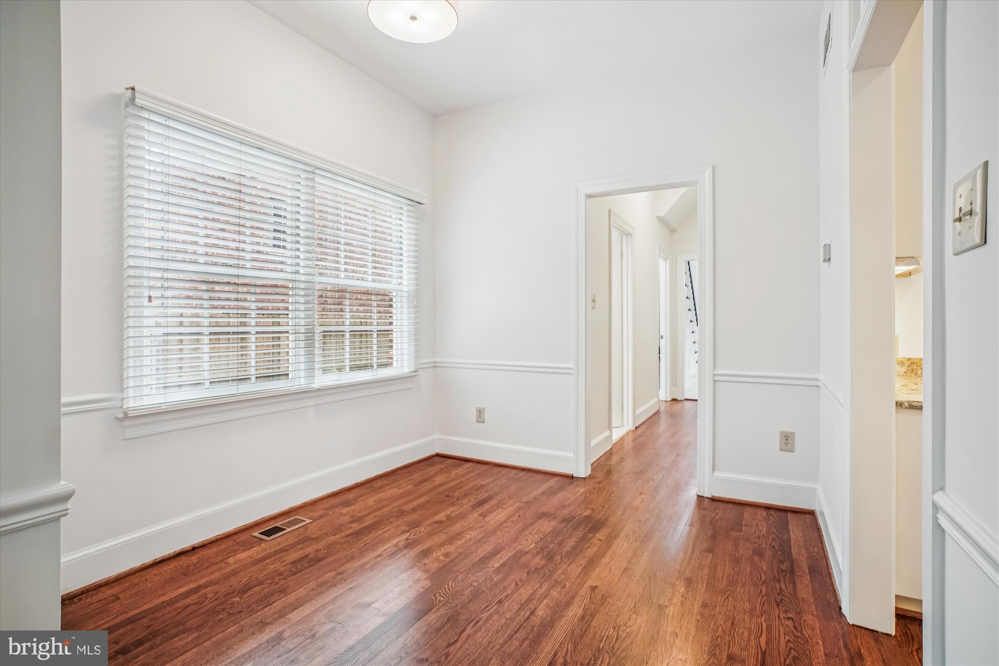 COUNTRY CLUB HILLS - Residential