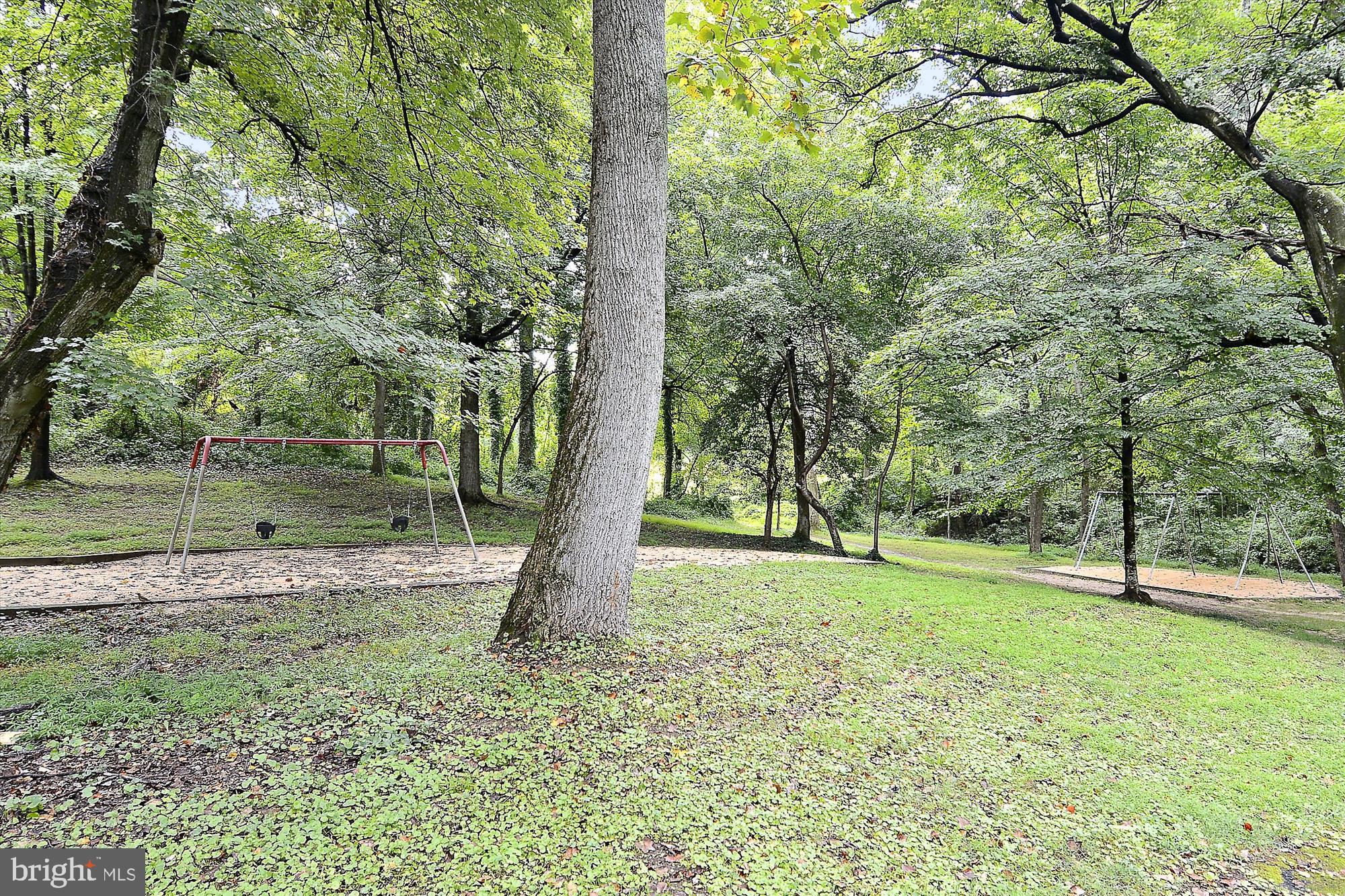 COUNTRY CLUB HILLS - Residential