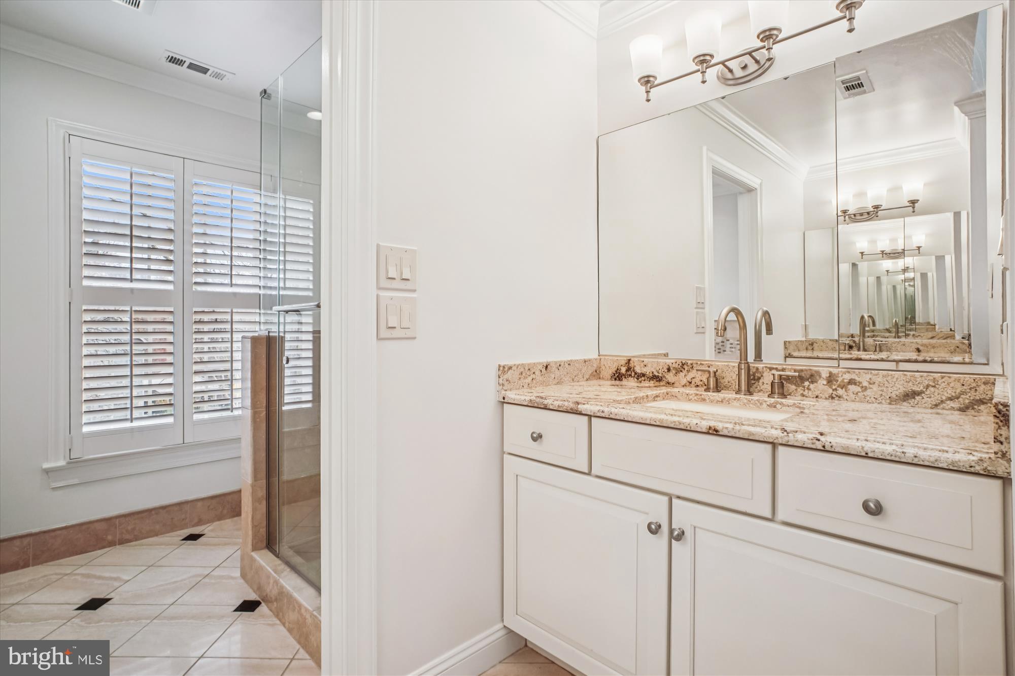 COUNTRY CLUB HILLS - Residential