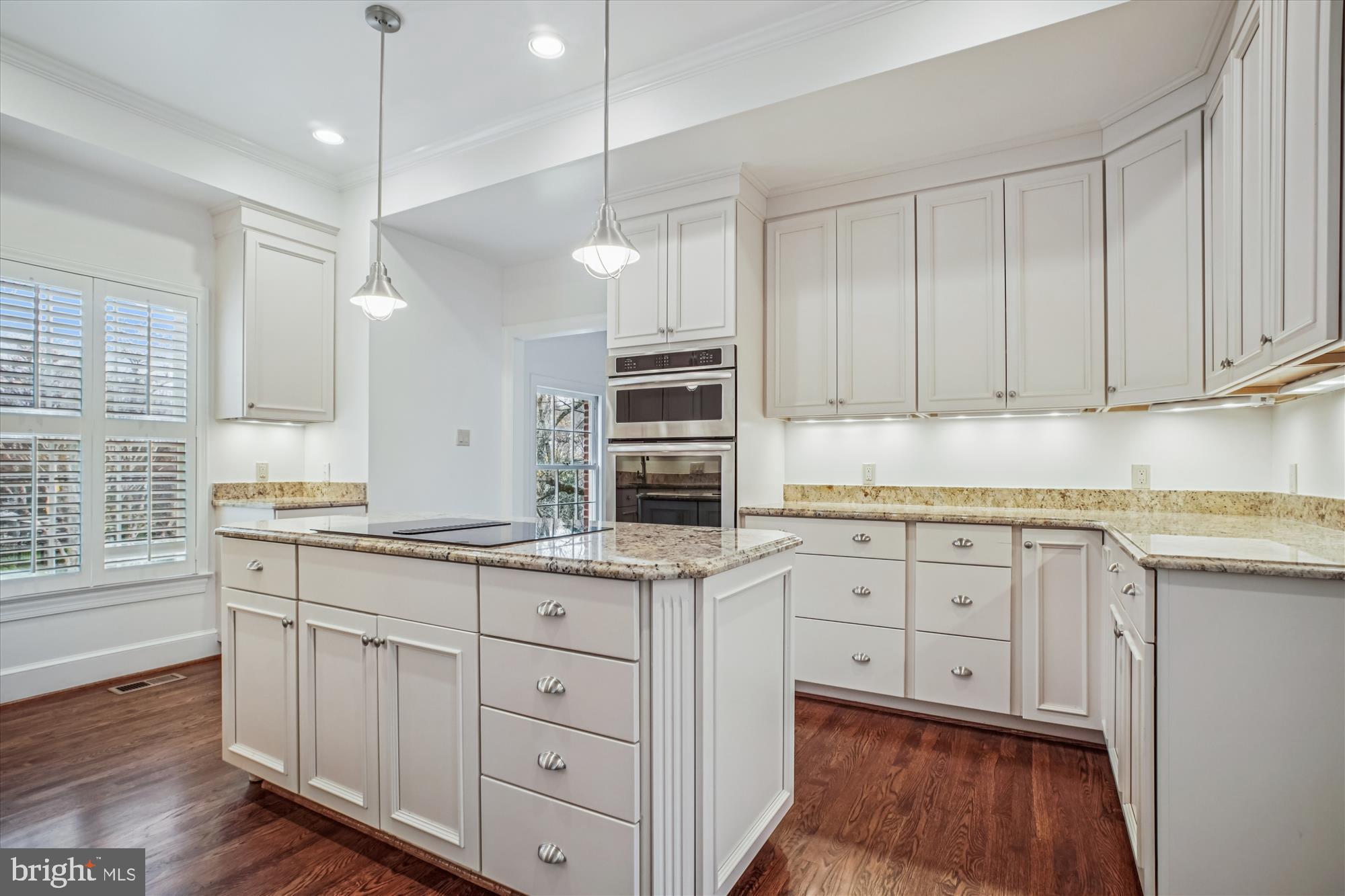 COUNTRY CLUB HILLS - Residential