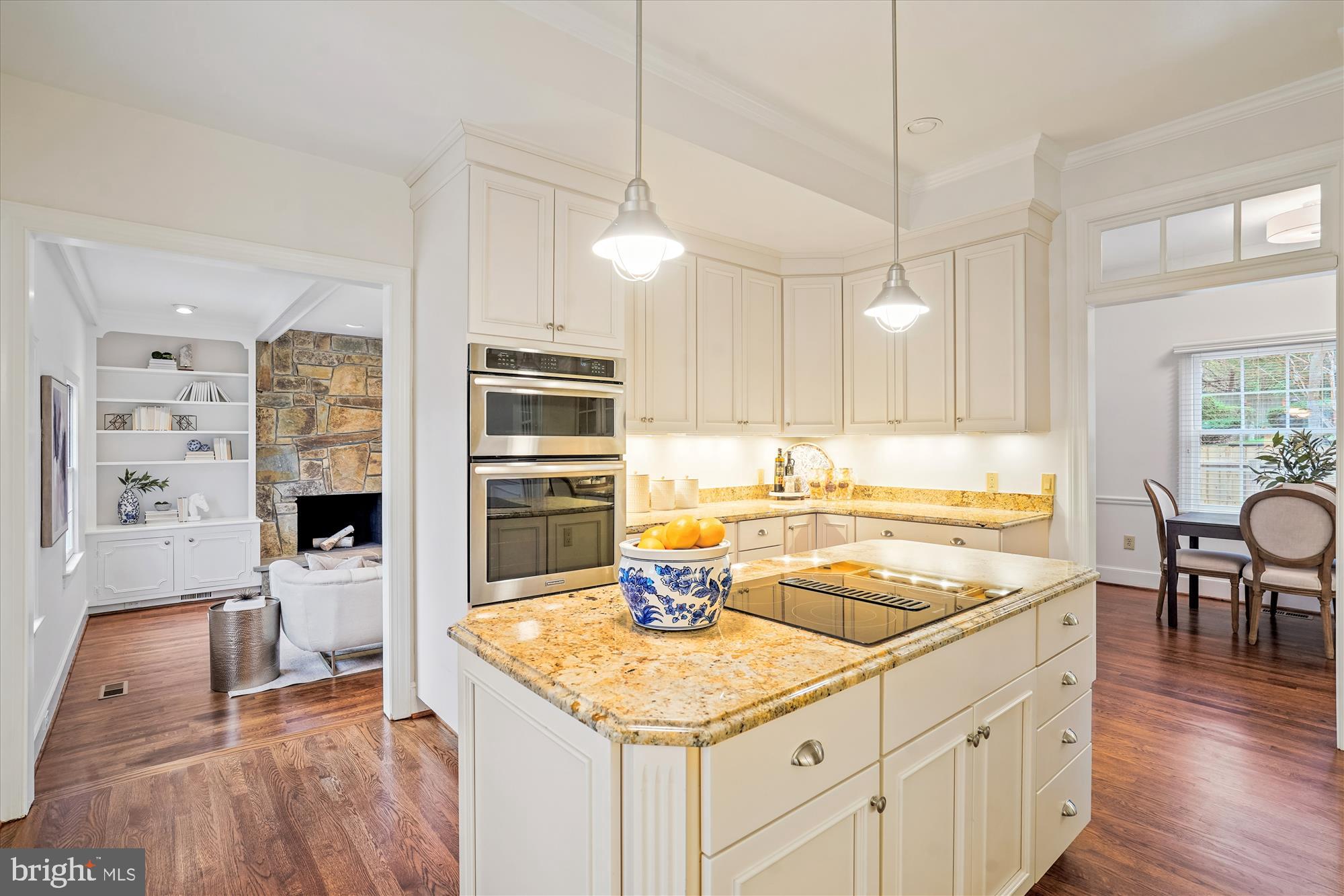 COUNTRY CLUB HILLS - Residential