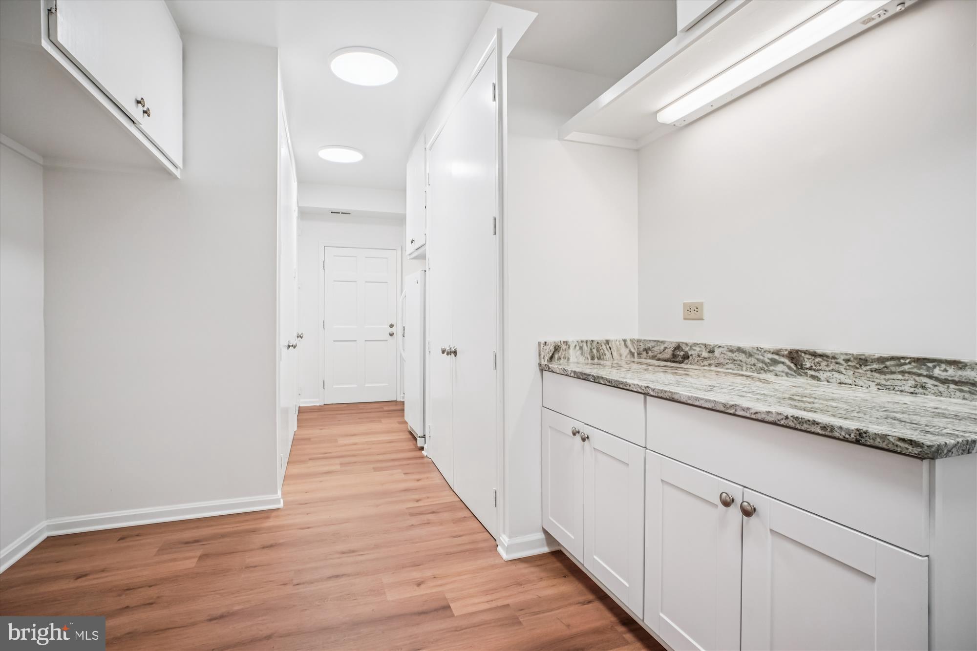 COUNTRY CLUB HILLS - Residential