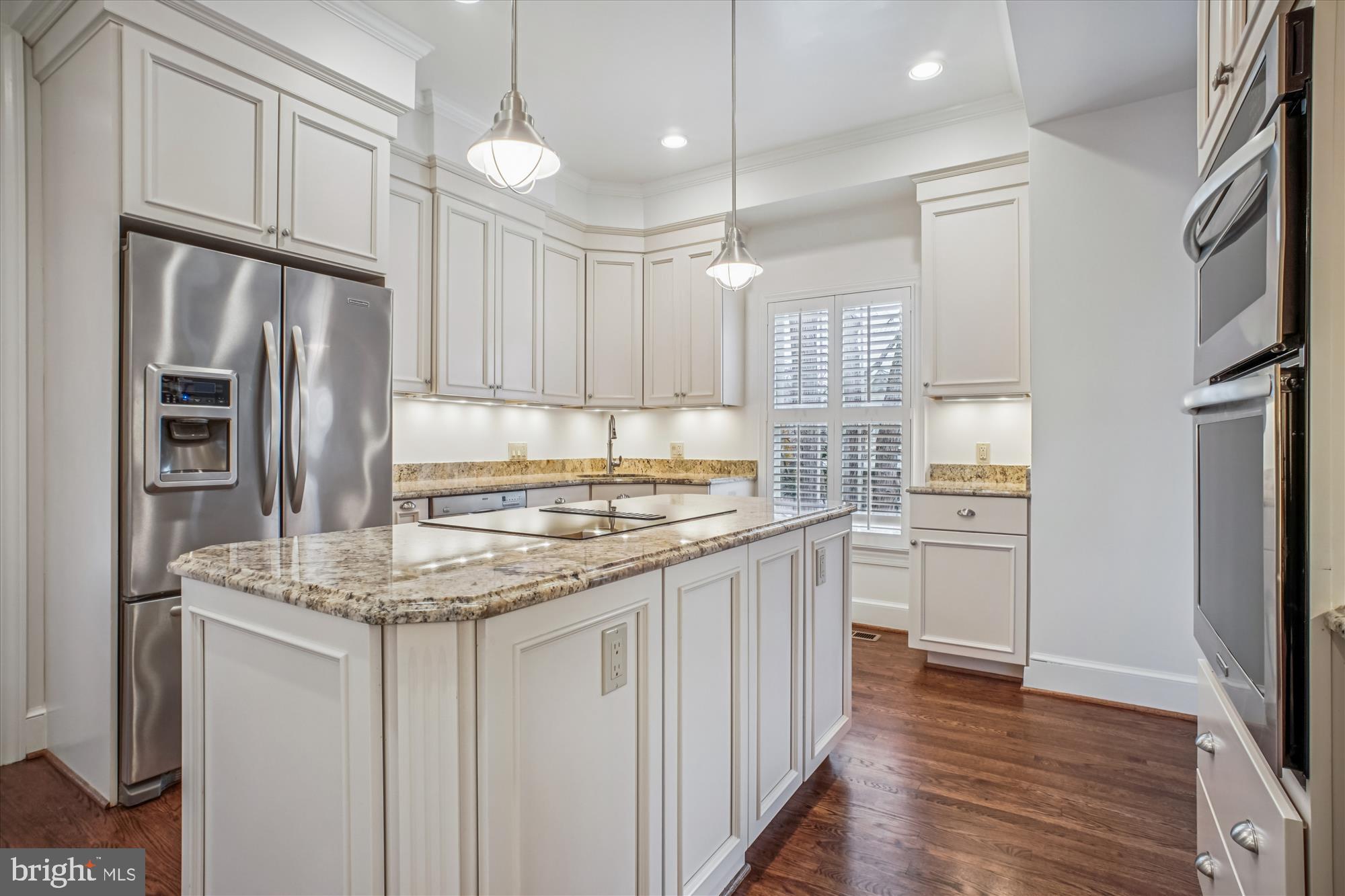 COUNTRY CLUB HILLS - Residential