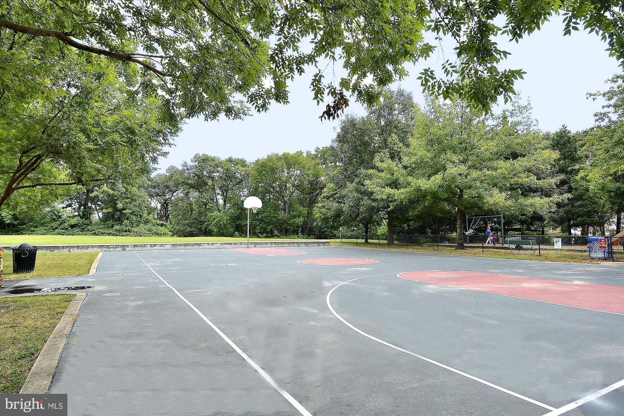 COUNTRY CLUB HILLS - Residential