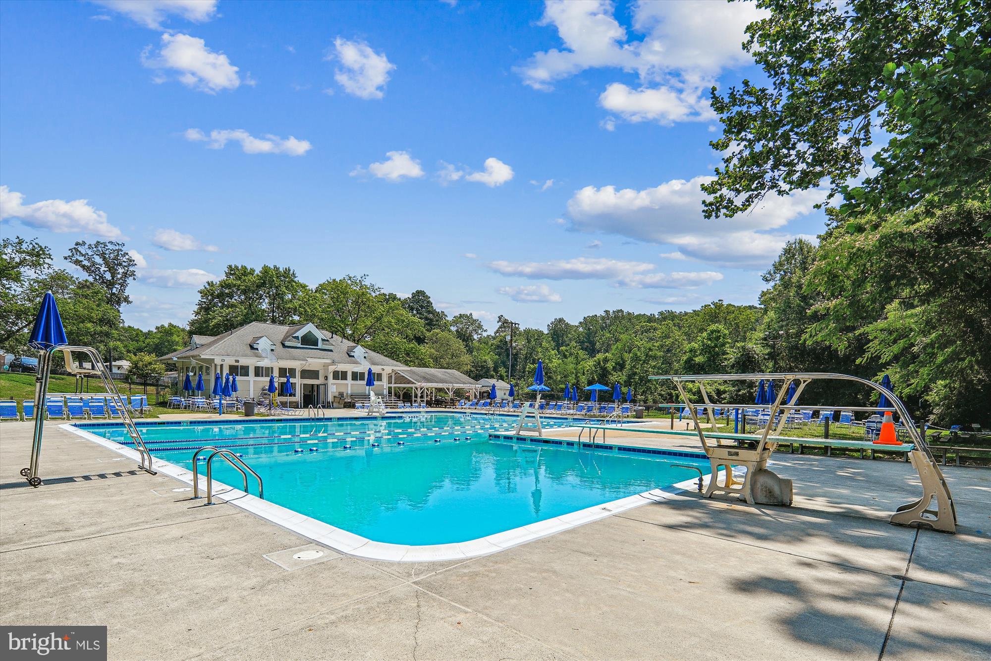 COUNTRY CLUB HILLS - Residential