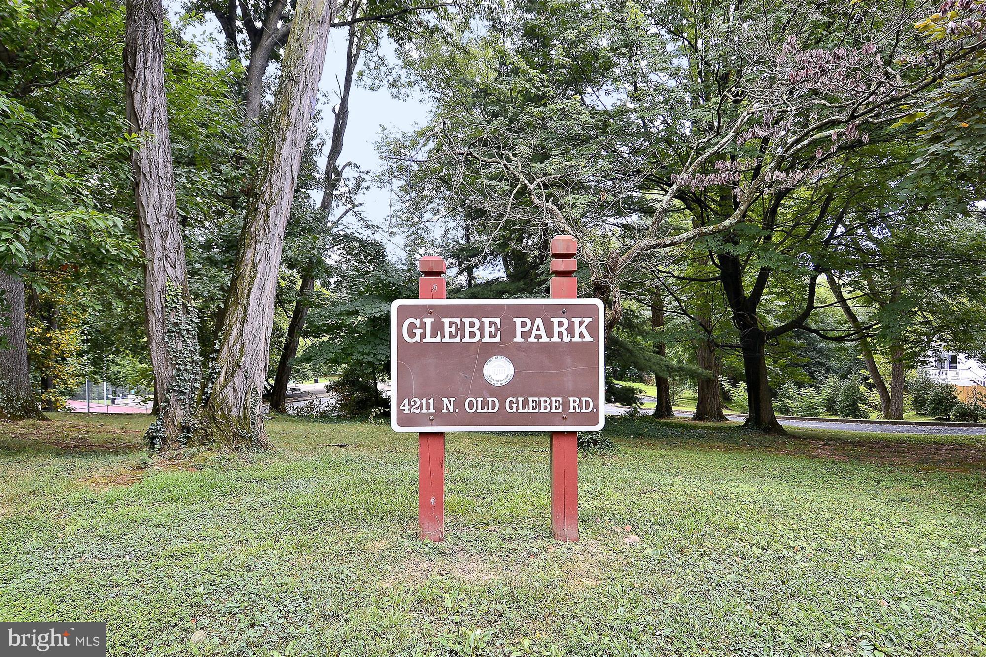 COUNTRY CLUB HILLS - Residential