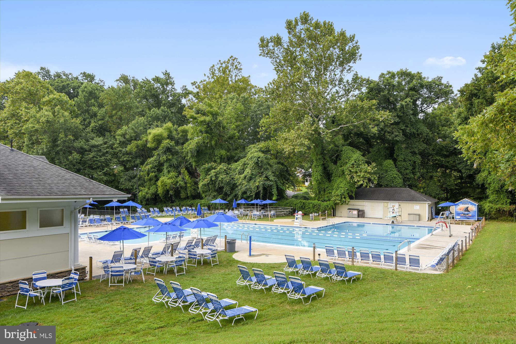 COUNTRY CLUB HILLS - Residential