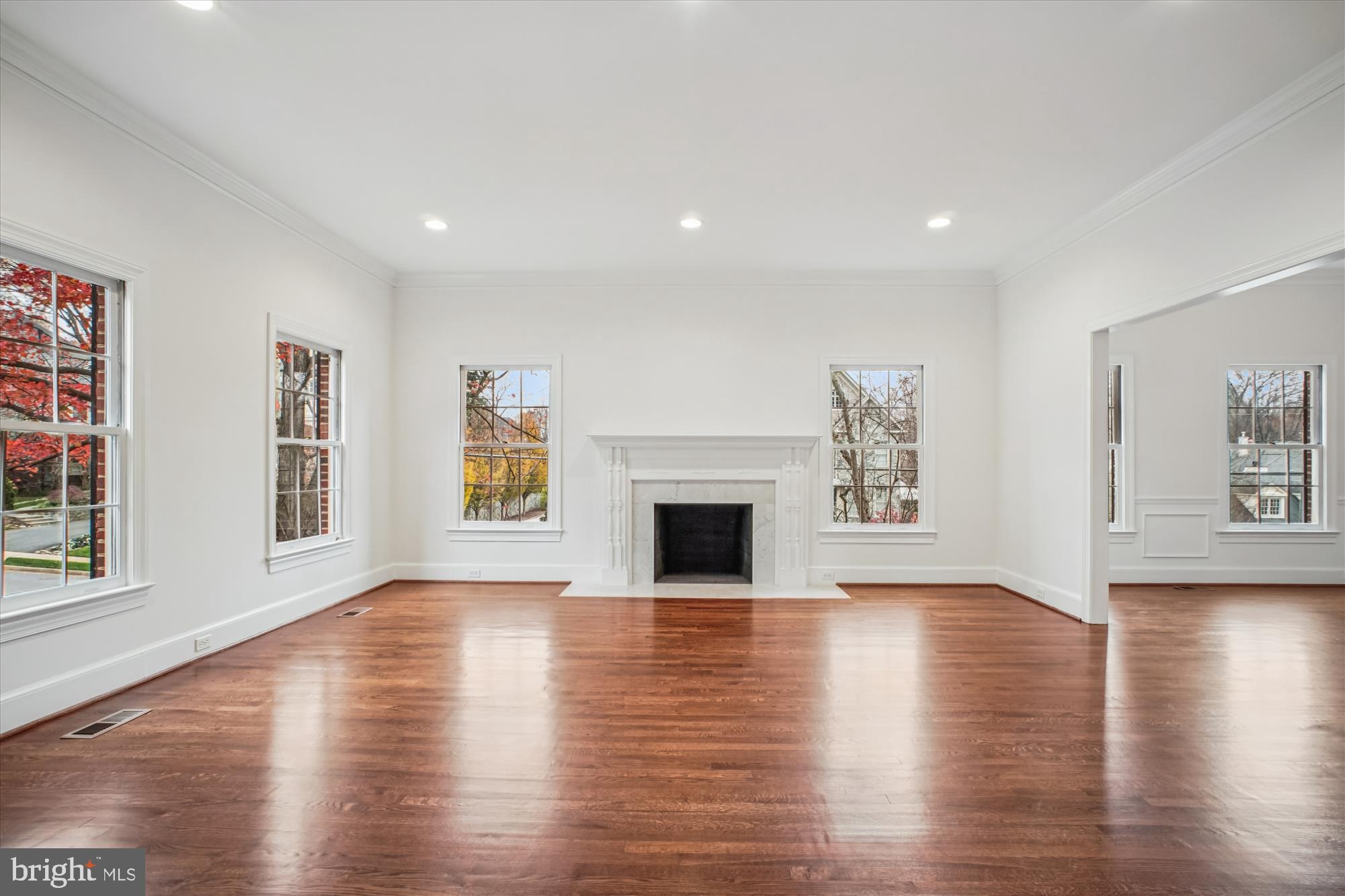 COUNTRY CLUB HILLS - Residential