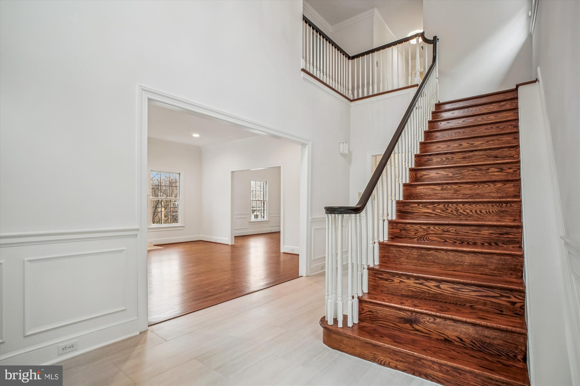 COUNTRY CLUB HILLS - Residential