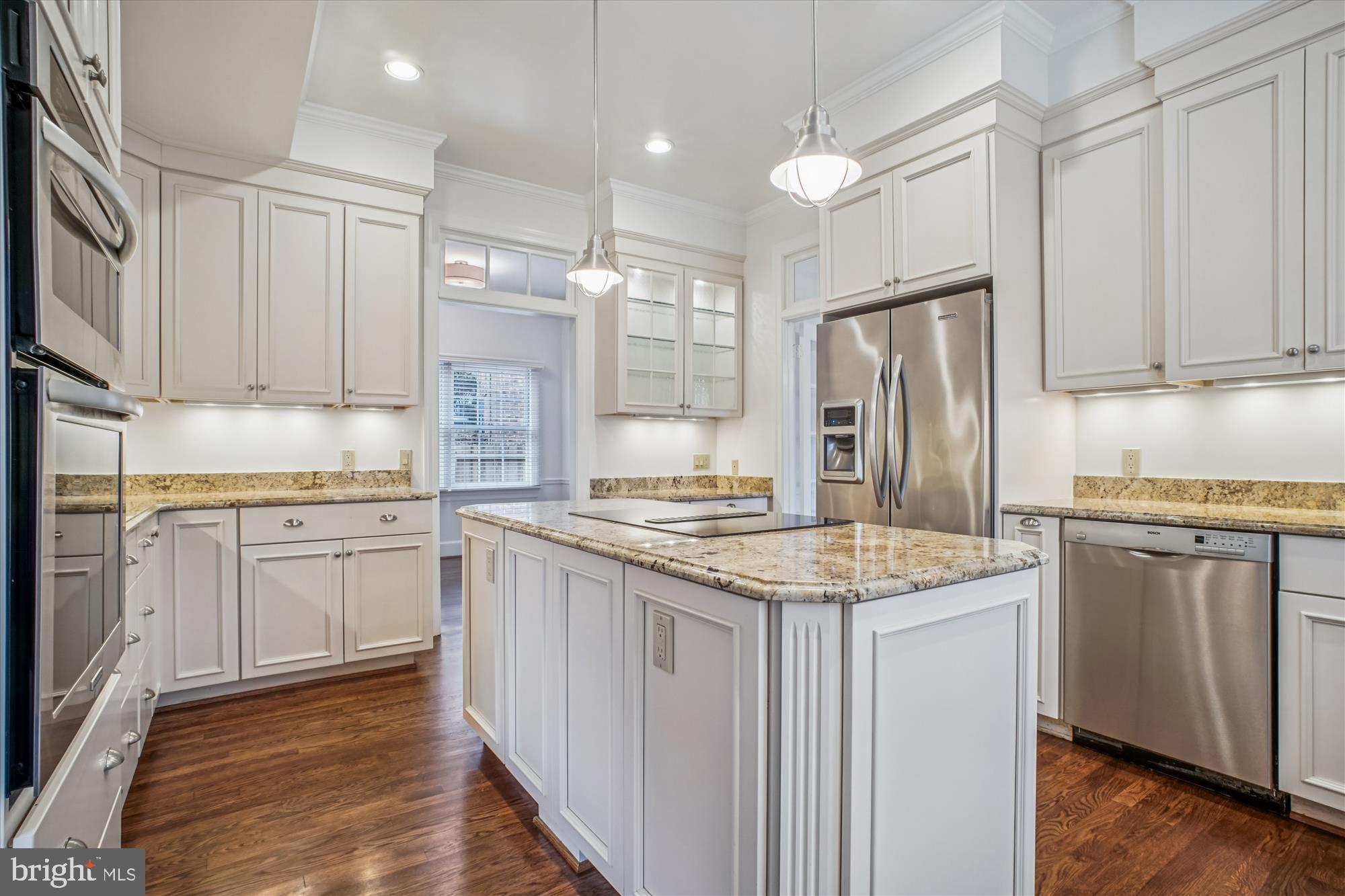 COUNTRY CLUB HILLS - Residential