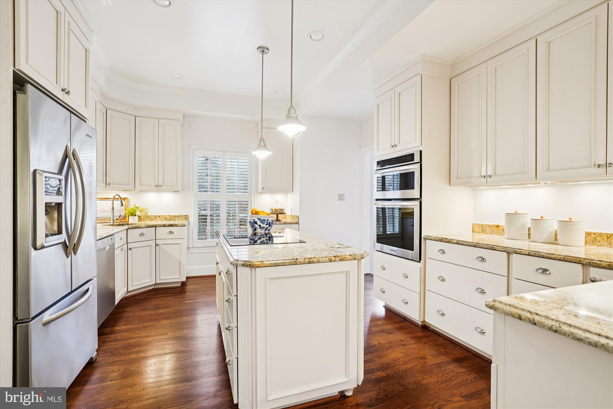 COUNTRY CLUB HILLS - Residential