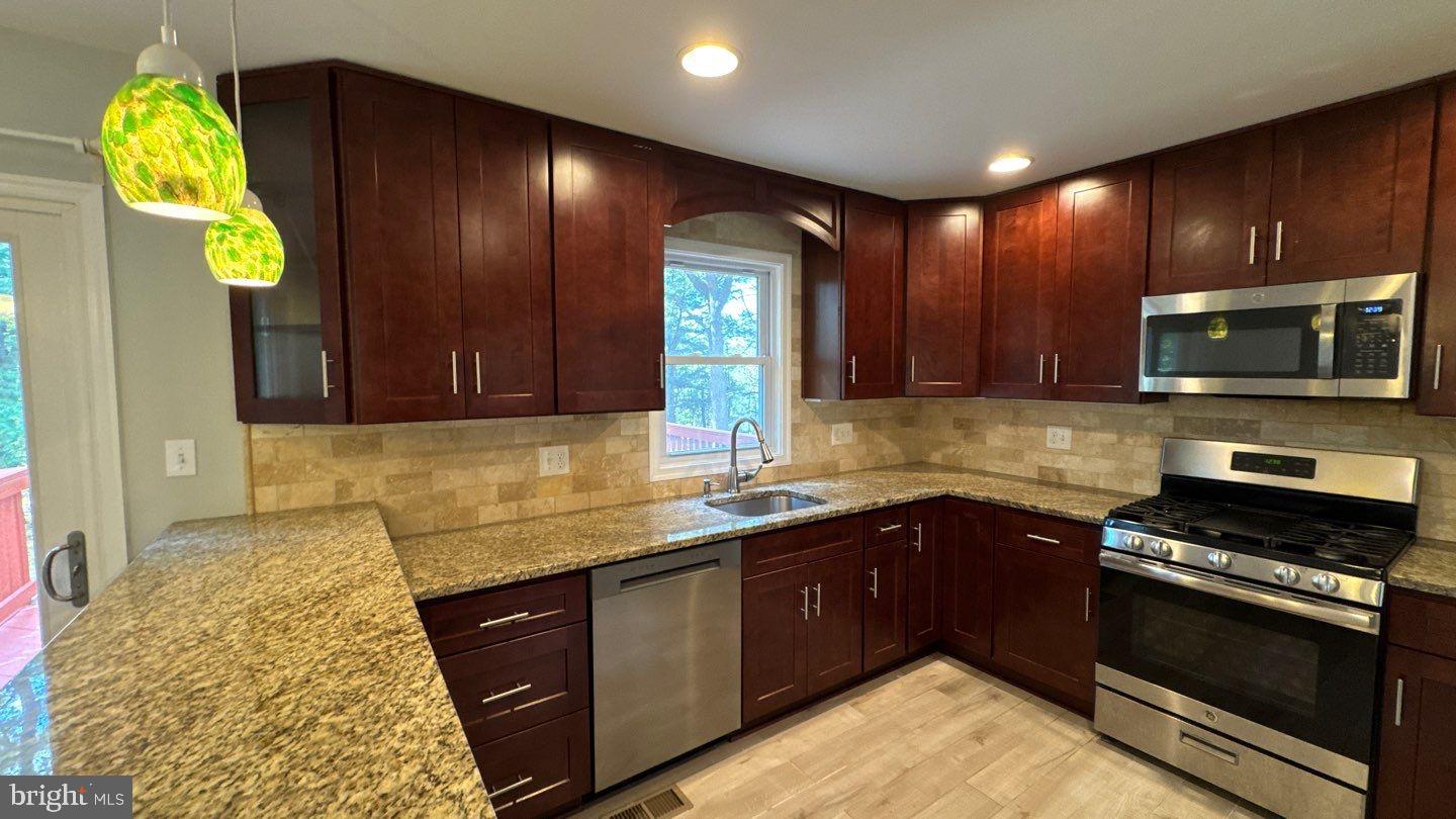 BRAMPTON HILLS - Residential Lease