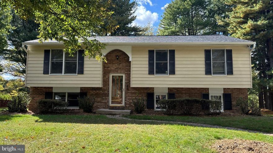 Single Family Home in Ellicott City! 5 bedrooms 3 full bathrooms! Laminate floors throughout, stainless steel appliances, freshly painted. No smoking. Pets considered.